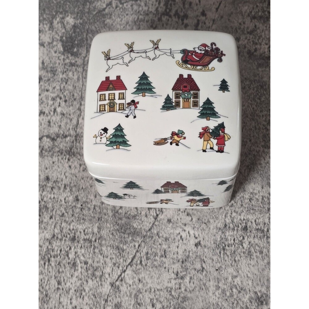Vintage ‘The Joy of Christmas’ Jamestown China 1987 Covered Trinket Box 4” x 4”